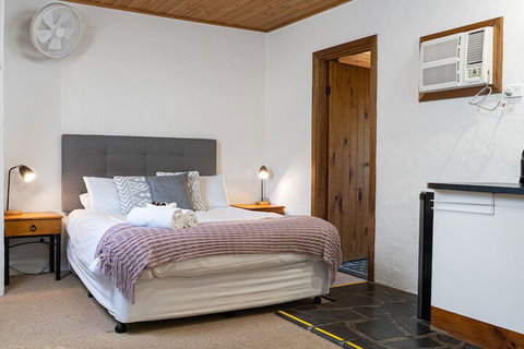 Reillys Wines Heritage Cottages - Accommodation Port Hedland 4