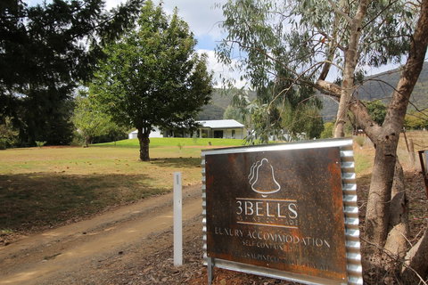 3 Bells Alpine Cottage - Accommodation Port Hedland 1