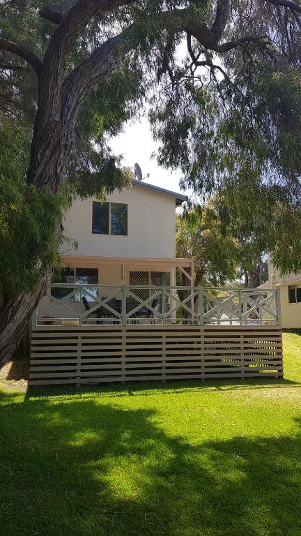 Lilacs Waterfront Villas & Cottages - Accommodation Port Hedland 6