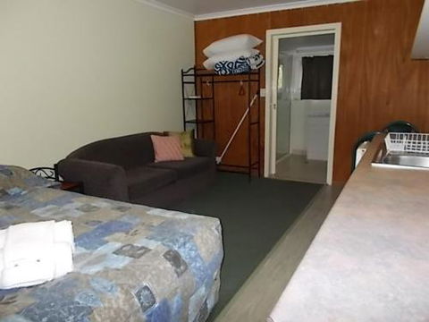 Oakridge Motel Tourist Park - Accommodation Port Hedland 1