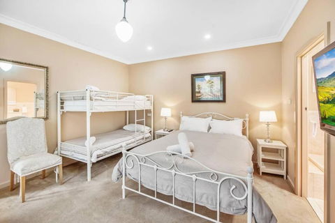 Ayr House Echuca Holiday Homes - Accommodation Port Hedland 6