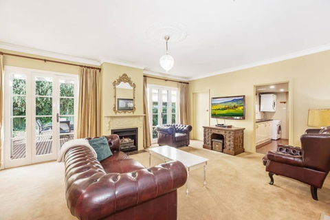 Ayr House Echuca Holiday Homes - Accommodation Port Hedland 1