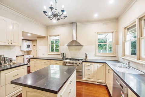 Ayr House Echuca Holiday Homes - Accommodation Port Hedland 4