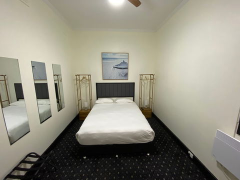 Rooms At Carboni's - Accommodation Port Hedland 4