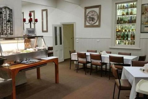 Snake Valley Hotel - Accommodation Port Hedland 3