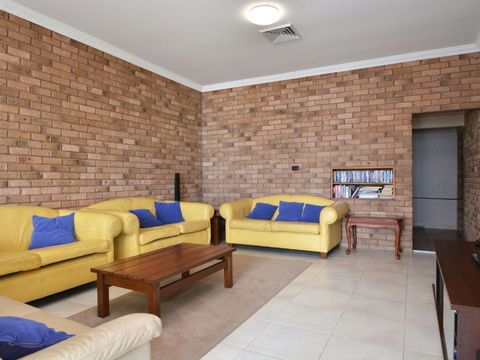 The House On The Lake At Fishing Point Lake Macquarie Honestly Put The Line In & Catch Fish - Accommodation Port Hedland 1
