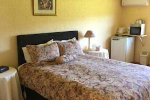 Colonial Inn Guest Rooms - Accommodation Port Hedland 7