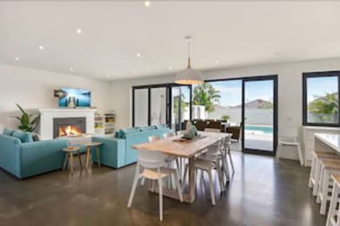 Magnificent Beach House - Accommodation Port Hedland 3