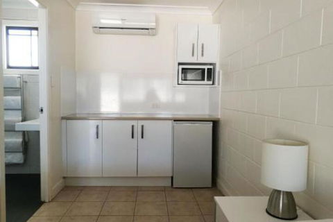 Augathella Motel & Caravan Park - Accommodation Port Hedland 3