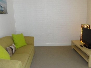 Ironbark - Deluxe Family Townhouse - Accommodation Port Hedland 5