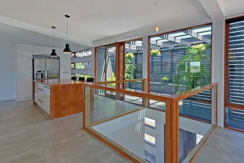 Amazing Unique Five-Star Waterfront Retreat - Accommodation Port Hedland 3