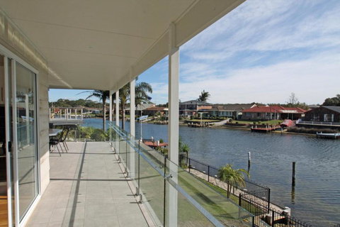 Unbeatable Waterfront Location - Accommodation Port Hedland 6