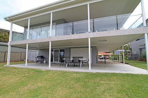Unbeatable Waterfront Location - Accommodation Port Hedland 3