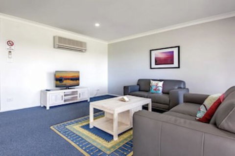 Villa 126 Horizons Golf Club - Accommodation Port Hedland 0