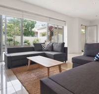 Luxury Townhouse 250m to the Beach - Accommodation Port Hedland