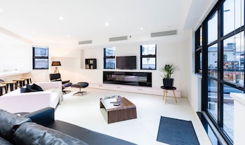 MADDISON, 3BDR Port Melbourne Apartment - Accommodation Port Hedland 0