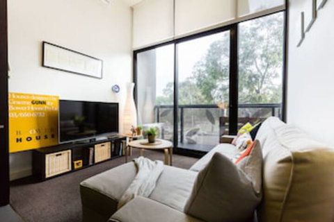 GEORGE, 1BDR North Melbourne Apartment - Accommodation Port Hedland 0