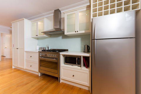 Lovely 5BR House Walk To Train And Shops - Accommodation Port Hedland 4