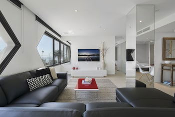 ELAINE, 2BDR St.Kilda Apartment - Accommodation Port Hedland 0