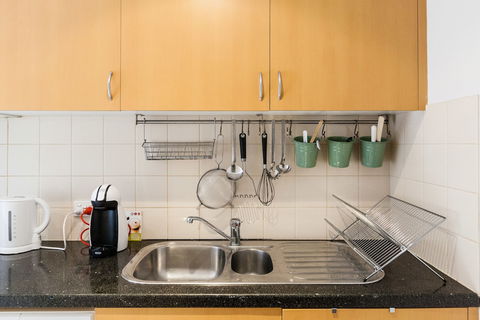 NAOMI, 2BDR South Melbourne Apartment - Accommodation Port Hedland 2