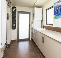 Ned Kelly's Retreat - Sophisticated style with modern convenience and magical outlook - Accommodation Port Hedland