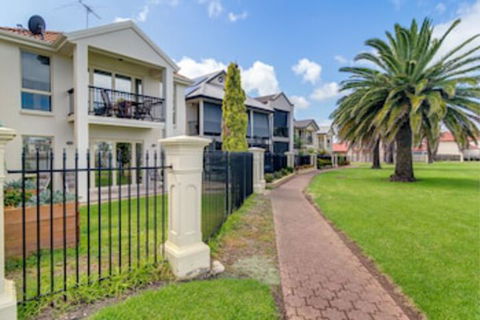 Port Adelaide Harbourside Home - Accommodation Port Hedland 0