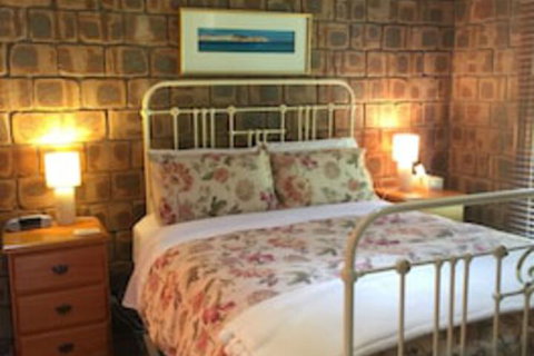 Farmhouse Flat Pet Friendly - Accommodation Port Hedland 0