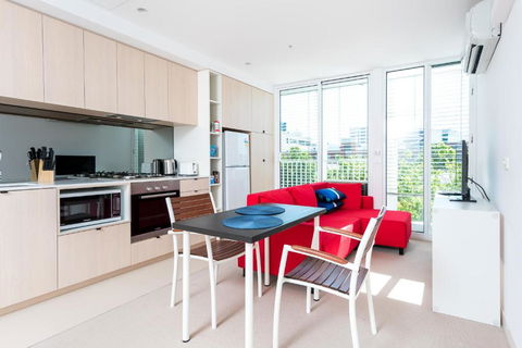 Amazing Location 1BR Apartment In Melbourne CBD - Accommodation Port Hedland 1