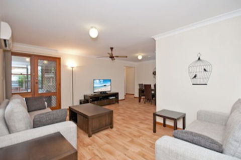 Skippers Rest 27 Government Road - Accommodation Port Hedland 0
