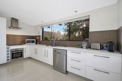 Alinga Longa Residence 4 Bedroom With Pool - Accommodation Port Hedland 1