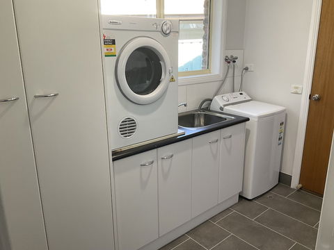 Valley View Townhouse - On The RAIL TRAIL - Accommodation Port Hedland 3