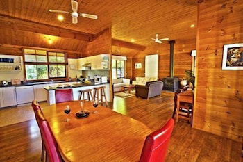 Namaste - Great Family Getaway - Accommodation Port Hedland 1