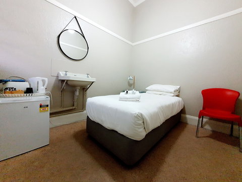 Royal Hotel West Wyalong - Accommodation Port Hedland 4