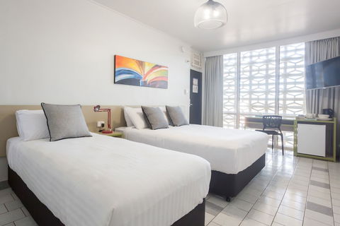 Nightcap At Emerald Star Hotel - Accommodation Port Hedland 1