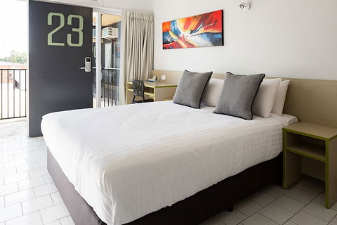 Nightcap At Emerald Star Hotel - Accommodation Port Hedland 4