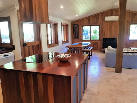 Palm Grove Rainforest Retreat - Accommodation Port Hedland 5