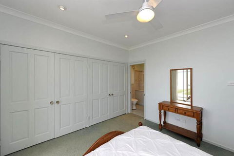 Cook St. 4 Salamander Bay - Accommodation Port Hedland 5