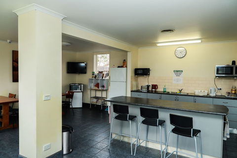 Newport Home Stay And Lodge - Accommodation Port Hedland 6