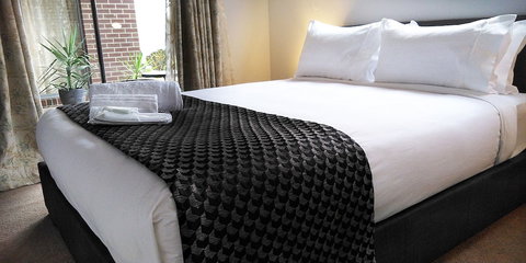 Lakeside Retreat & Business - Accommodation Port Hedland 1