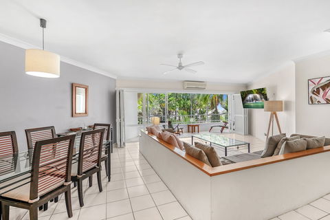 Poolside Apt In Alamanda Beachfront Resort 55 - Accommodation Port Hedland 3