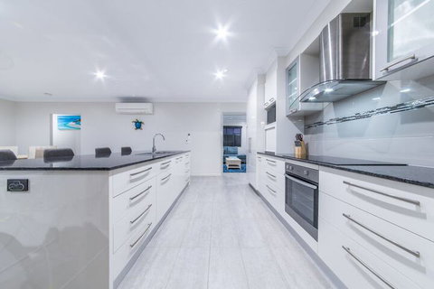 Whitsunday Sands - Cannon Valley - Accommodation Port Hedland 2