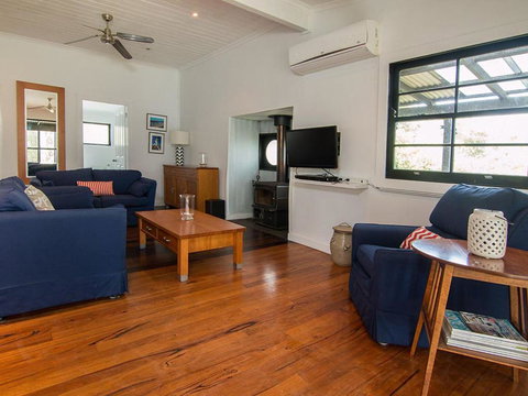 Tuppys On The Lake - Accommodation Port Hedland 3