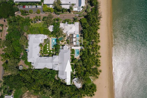 Belle Escapes - Absolute Beachfront Apartment In Alamanda Resort 21 - Accommodation Port Hedland 0