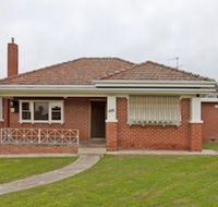 Red Brick Beauty - Central Cottage - Accommodation Port Hedland