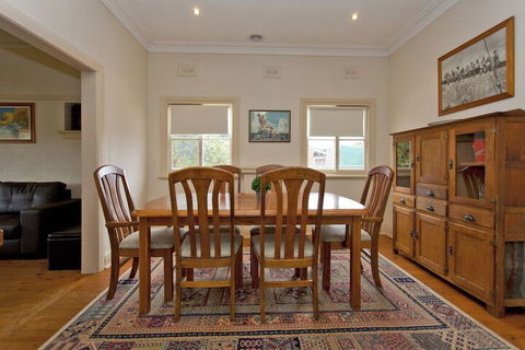 Red Brick Beauty - Central Cottage - Accommodation Port Hedland 5