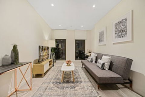 New 2 Bedroom Apt Minutes Walking To Darling Harbour - Accommodation Port Hedland 0