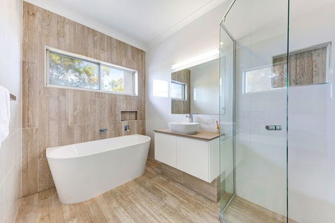 Panoramic And Ocean Views - Accommodation Port Hedland 4