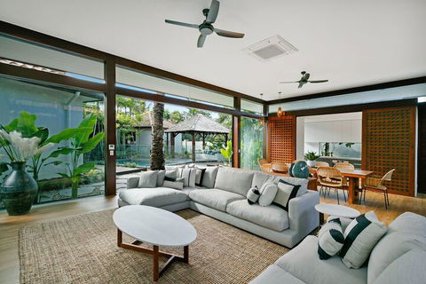 ESPRIT 2 PALM COVE BRAND NEW - Accommodation Port Hedland 4