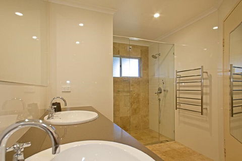 1 / 17 22nd Ave Sawtell NSW - Accommodation Port Hedland 6