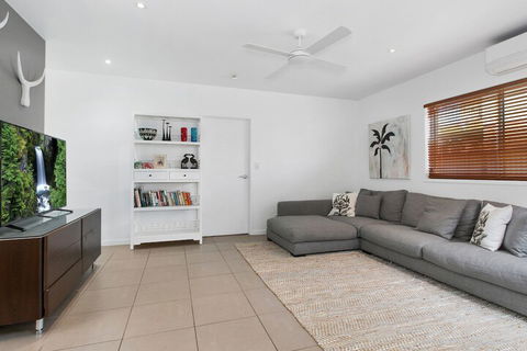 BEACH HOUSE On PEARL - Accommodation Port Hedland 2
